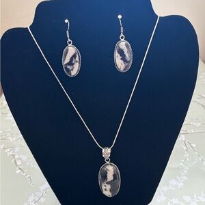 Buffalo turquoise necklace and earrings